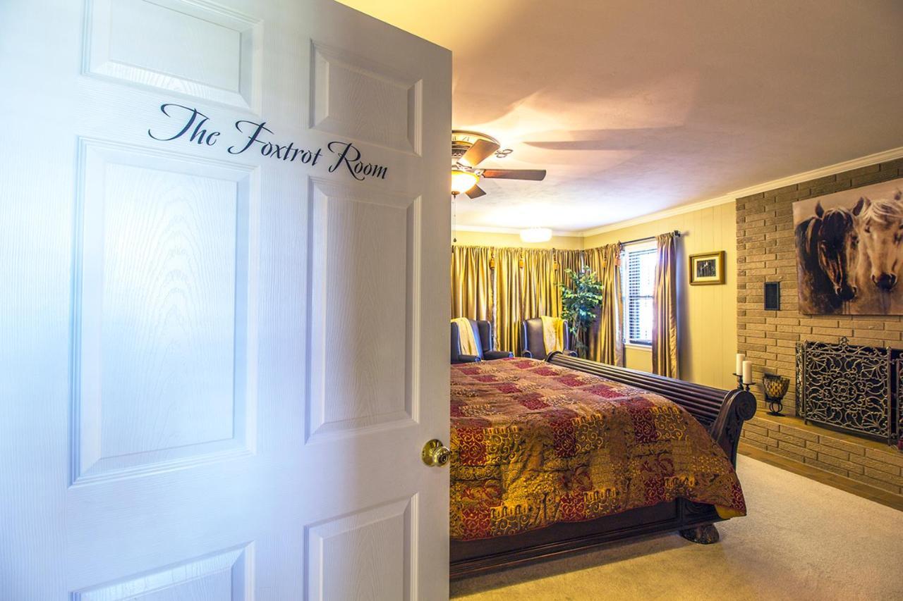 The Foxtrot Inn Ava Rum bild